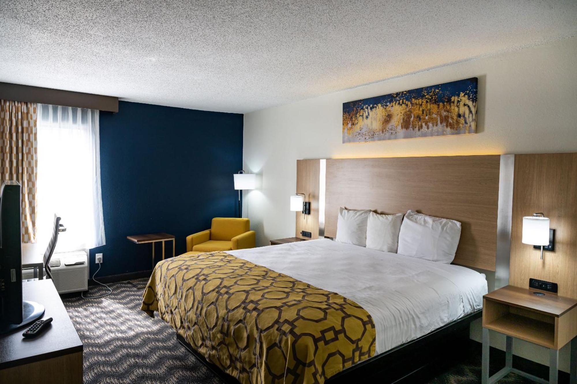 Baymont By Wyndham Greensboro/Coliseum Exterior photo
